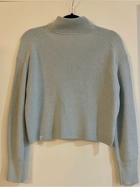 Lululemon Merino Wool Blend Ribbed Turtleneck Knit Sweater in Powder Blue Size 2